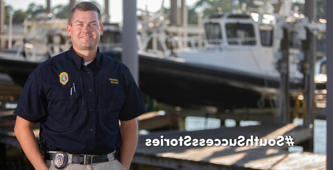 Maj. Jason Downey, a 2002 graduate of the University of South Alabama, 被任命为阿拉巴马州自然资源部海洋资源司的首席执法官.